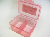 více - Plastová krabička s přihrádkou růžová  12 x 9 x 6cm