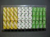 více - Velké dřevěné kolíčky žluto-zeleno-bílé vzorované  12 ks