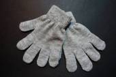 více - Prstové rukavice sv.šedé   PRIMARK   cca 3-5 let  