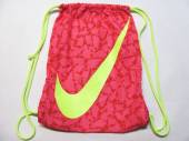 více - 2003 Pevný šusťákový pytel neonově růžový se vzorem s neonovým logem   NIKE   33 x 43cm