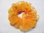 více - 0705 Větší řasená tylová gumička oranžová   