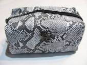 více - 2205 Omyvatelná taštička hadí vzor   18 x 11 x 9cm