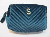 více - 1206 Jako nová sametová taška tm.zelená se zlatou výšivkou  M+S   18 x 15 x 6cm