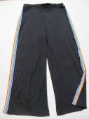více - 1212 Kratší rozšířené úpletové kalhoty černé s pruhovanými lampasy  NEW LOOK   14-15 let  v.164/170